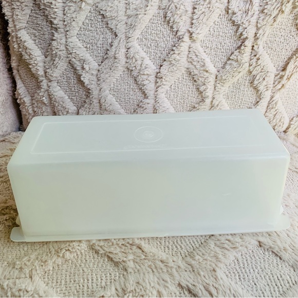 Vintage clear Tupperware Velvetta Cracker holder. Made in the USA - Picture 2 of 8